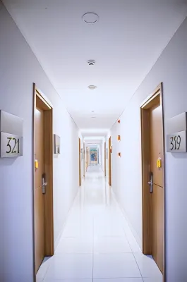 Front One Hotel Tulungagung Area Publik Photos
