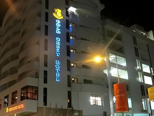 Gold Crest Hotel Esterni Photos