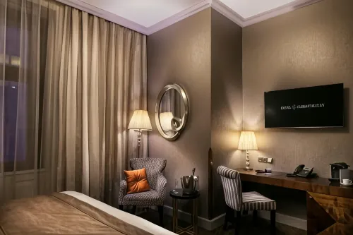 Cosmopolitan Hotel Prague Photos