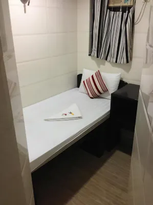 Hong Kong Budget Hostel Photos