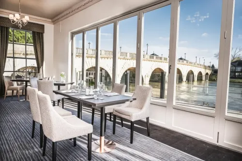 Thames Riviera Hotel, Sure Hotel Collection by Best Western Dining Photos