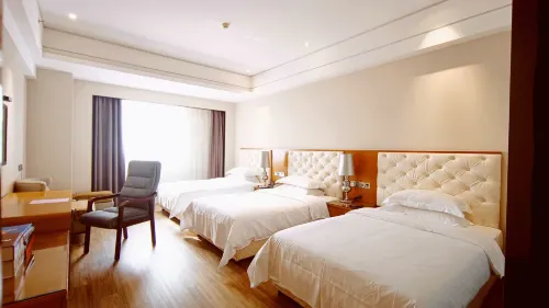 Oriental Fenghuang Hotel (Zhongshan Dengdu Ancient Town Huayi Square) Photos