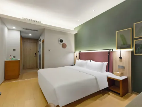 Campanile Hotel Chongqing Jiefangbei pedstrian street and Hongya  cave branch Kamar Photos