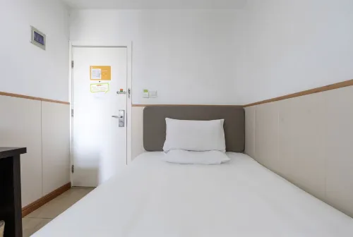 Haifa Hotel (Global Harbor Jinshajiang Road Subway Station) Camere Photos