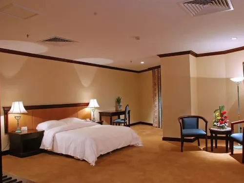 New Century Hotel Zimmer Photos