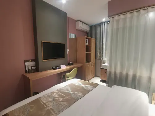 維漓納智能影音酒店（桂林高鐵北站店） Photos