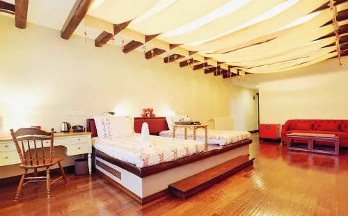 Great Wall Academy Inn Photos