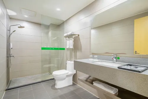Leisure Inn Rooms Photos