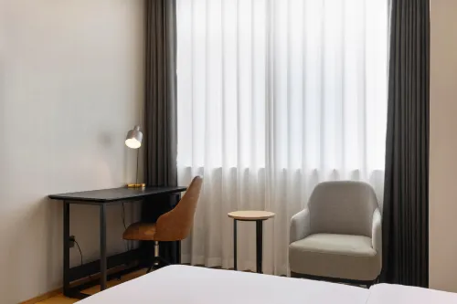 Campanile Hotel Chongqing Jiefangbei pedstrian street and Hongya  cave branch Kamar Photos