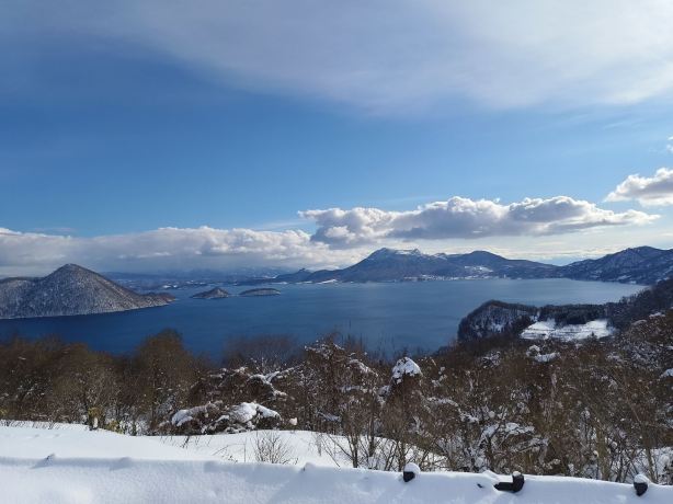 Hokkaido Lake Tōya and Noboribetsu Jigokudani Valley 1-day tour
