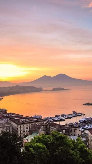 4D3N • Your Private Southern Italy: Rome, Pompeii & the Amalfi Coast