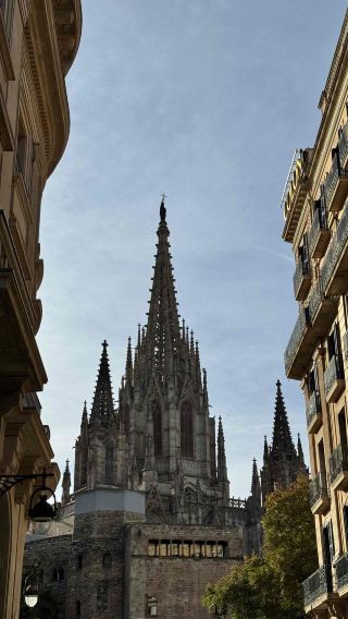 9D8N • Spain -- Madrid + Barcelona + Seville + Ronda --  Sagrada Familia,La Pedrera-Casa Milà,Casa Batlló