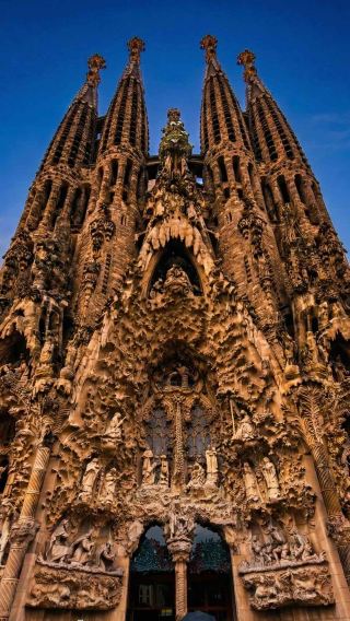 9D8N • Barcelona, Seville, Ronda, Toledo, Madrid, Sagrada Família, Casa Milà, Park Güell, Seville Cathedral, Toledo Cathedral, Royal Palace of Madrid, Prado Museum