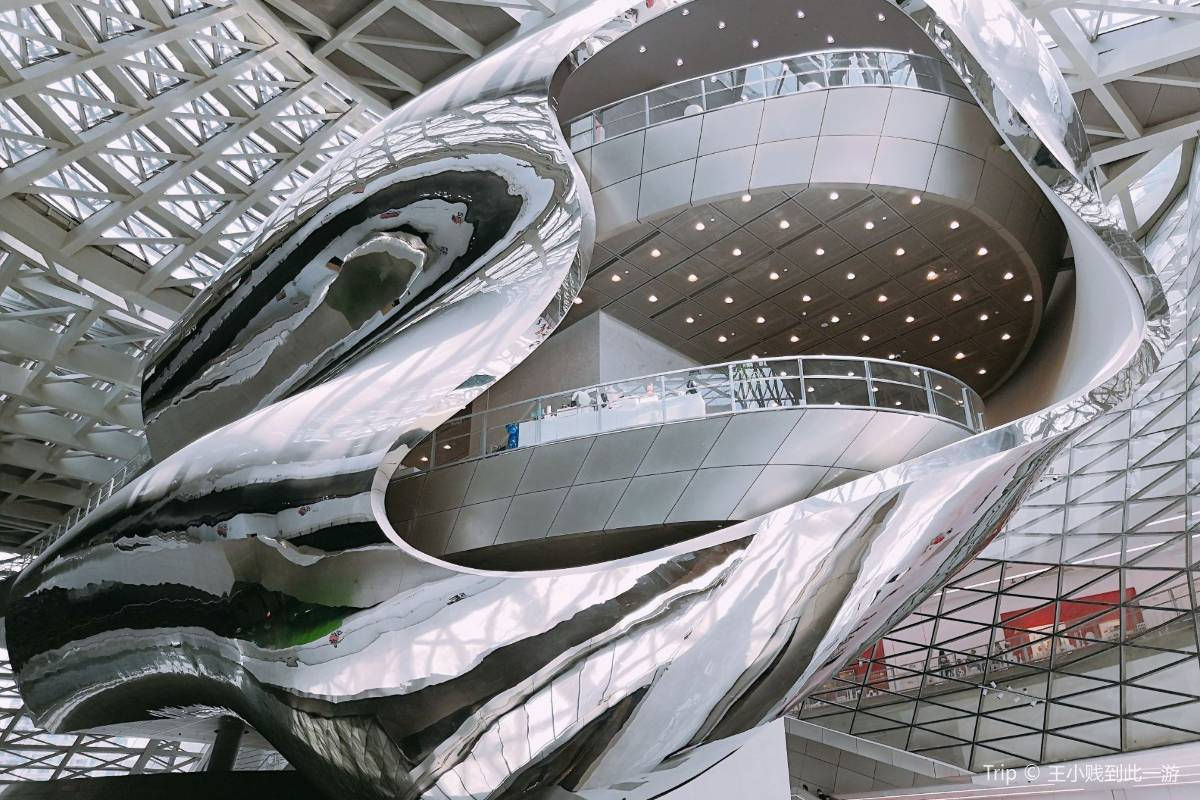 9. Immerse Yourself in Innovation at Shenzhen Museum of Contemporary Art and Urban Planning 🏙️