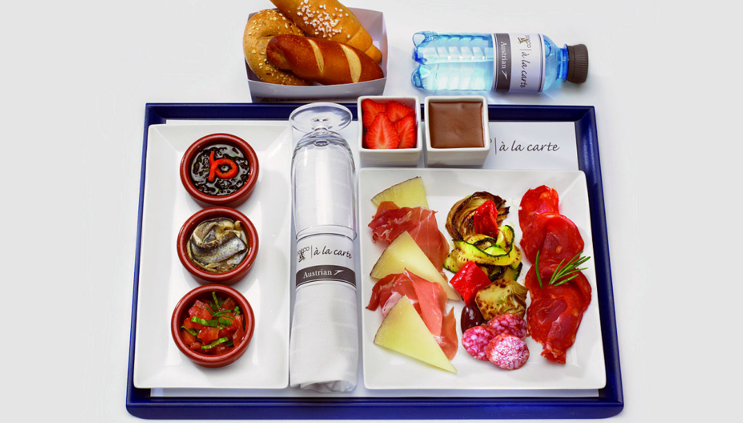 Экономкласс против премиум-эконома: еда и напитки