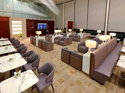Juneyao Air Lounge No. 72
