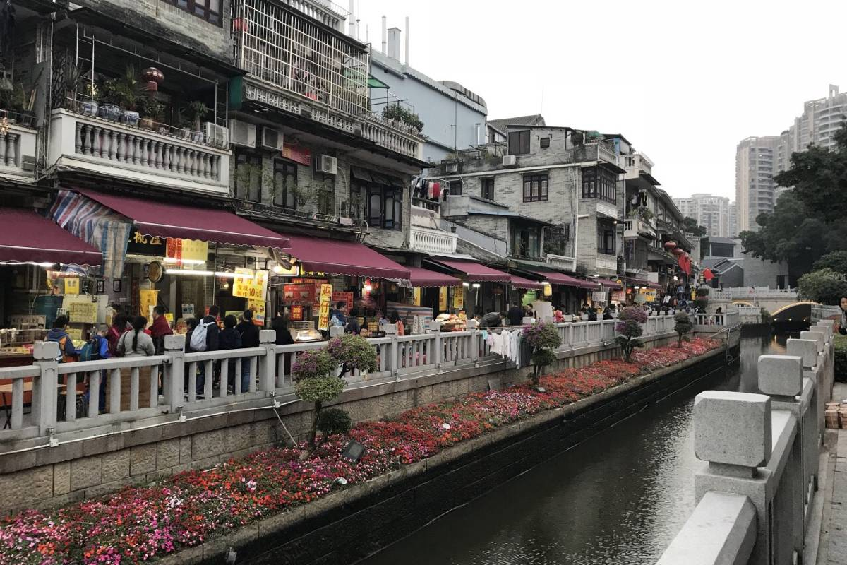 9. Discover Local Life in the Enchanting Xiguan Old Houses