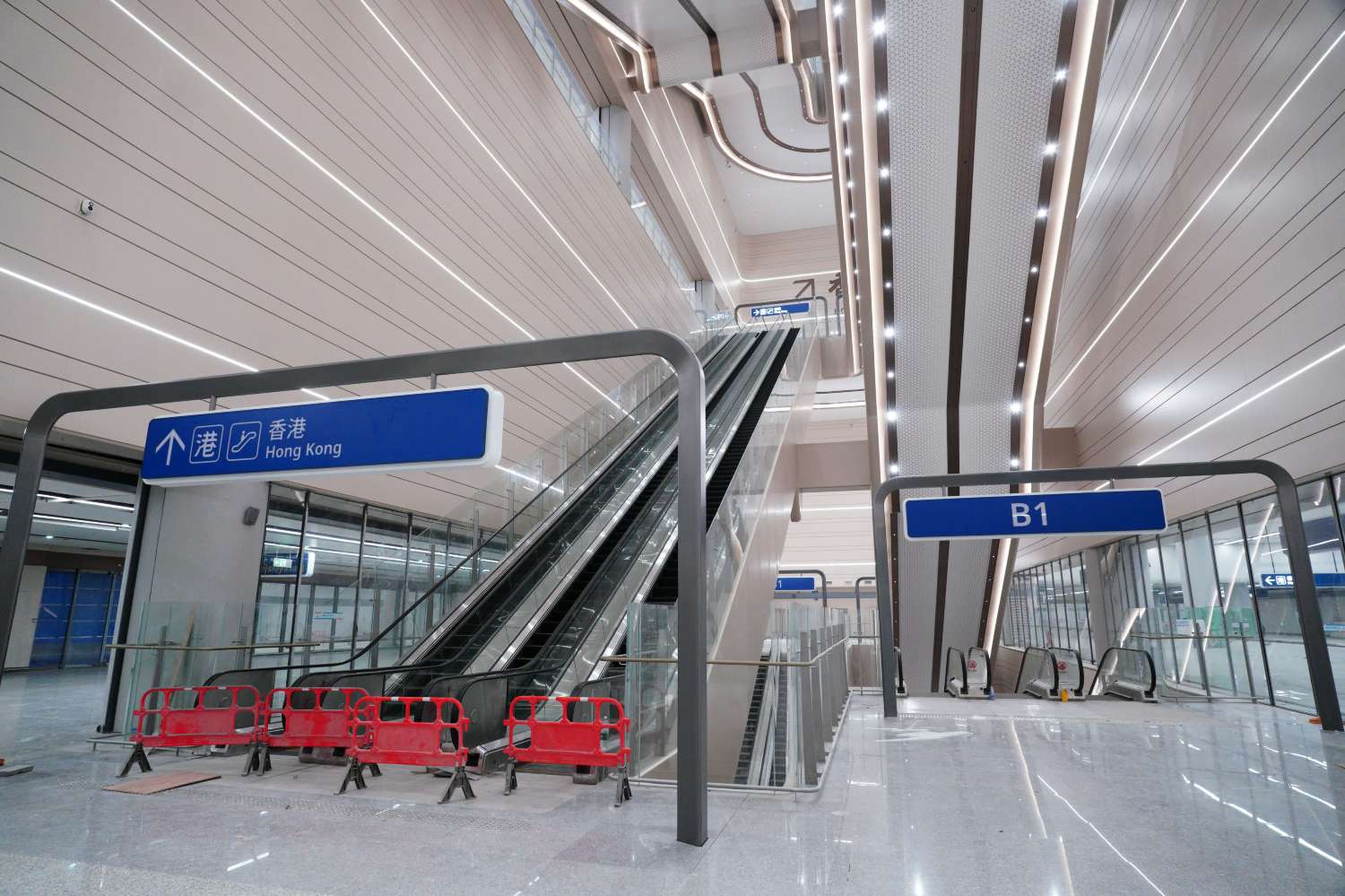 新皇崗口岸交通 | 乘車月台