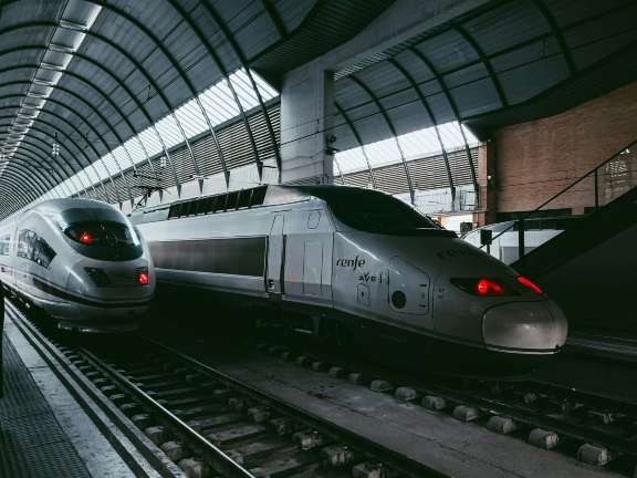 バルセロナからマドリードまでの高速鉄道は最速＆一番人気