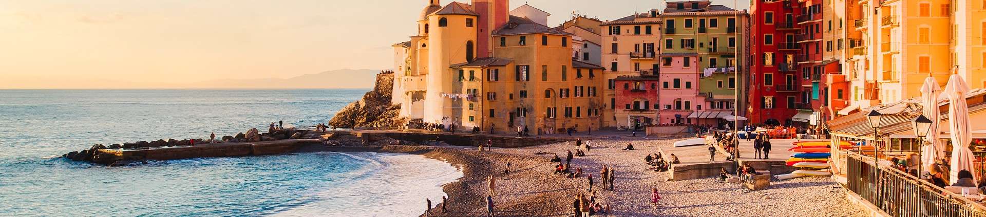 Le spiagge di sabbia più belle della Liguria in treno