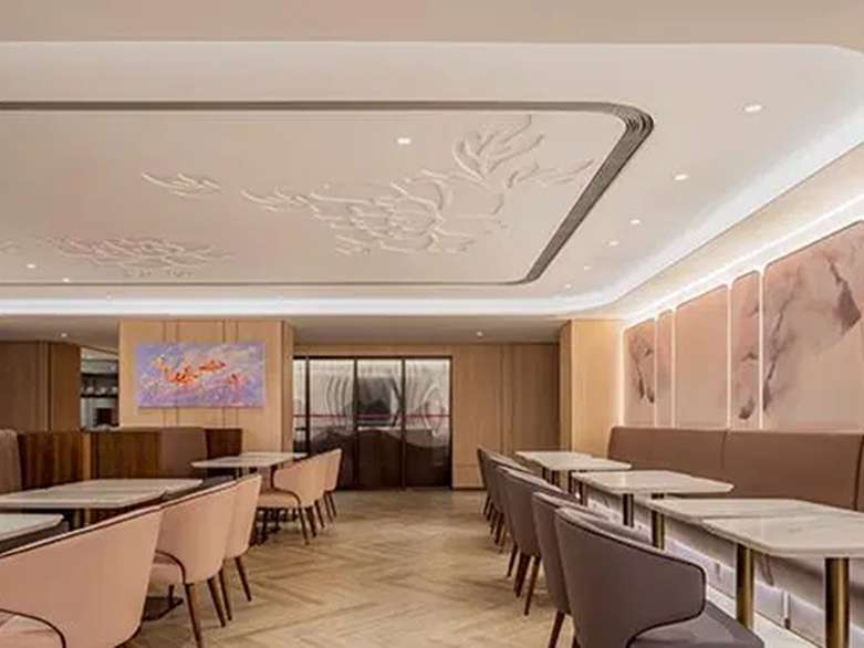 Juneyao Air V6 Lounge