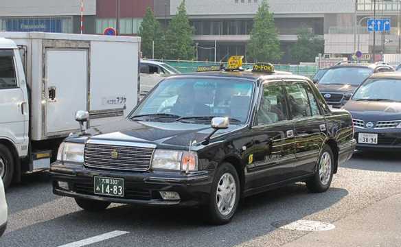 Mit dem Taxi vom Flughafen Kansai in die Stadt