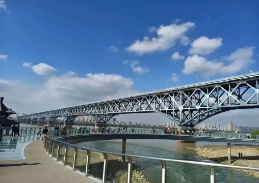 สะพานข้ามแม่น้ำแยงซีเกียง