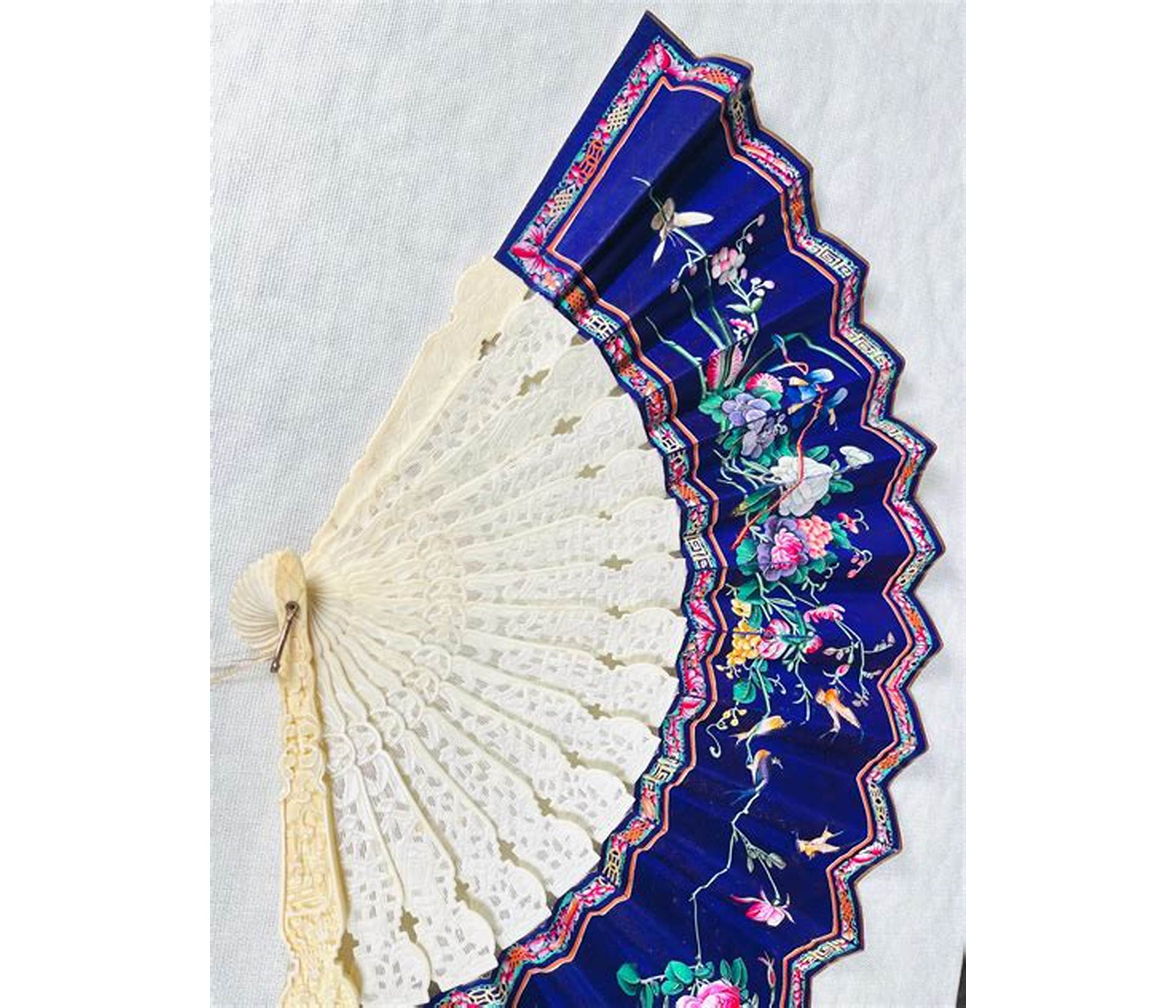 3. 🏵️Oleh oleh Khas Guangzhou-Kagumi Kipas Kanton