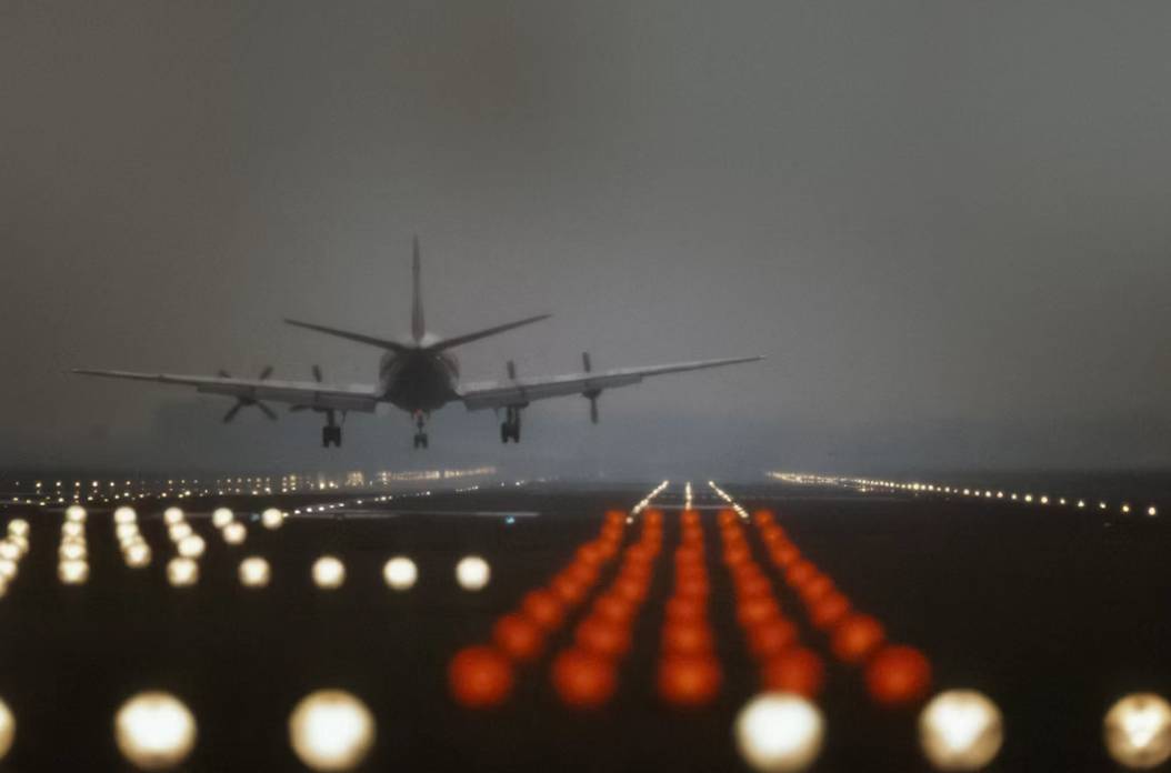 Avoid NYC Flight Cancellations: Booking Tips & Timing Strategies