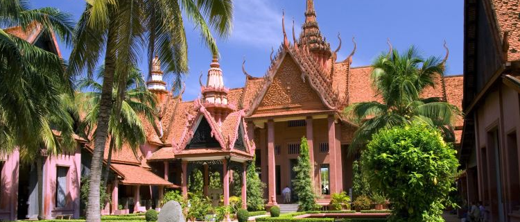 Phnom Penh Travel Guide: What to do, Where to Sleep & Transport Tips