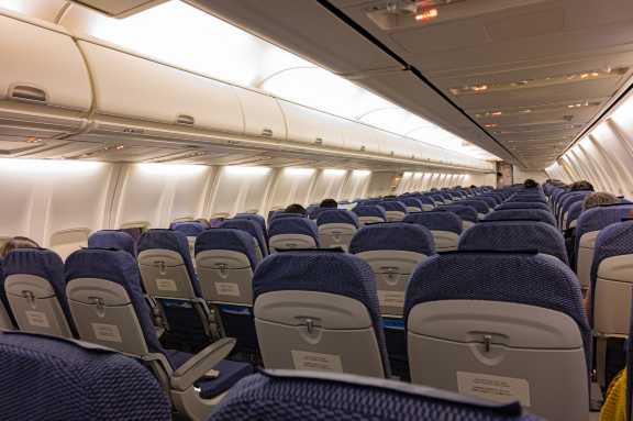 お盆でも飛行機が比較的空いている日・時間帯