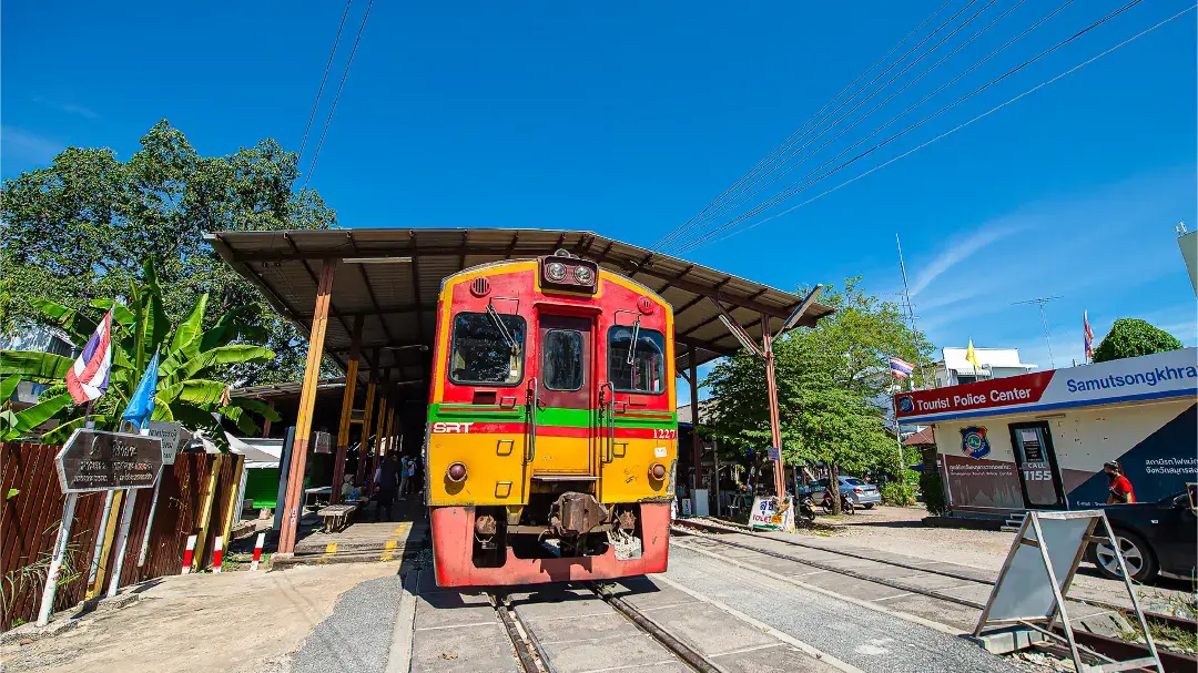 Maeklong Railway Market