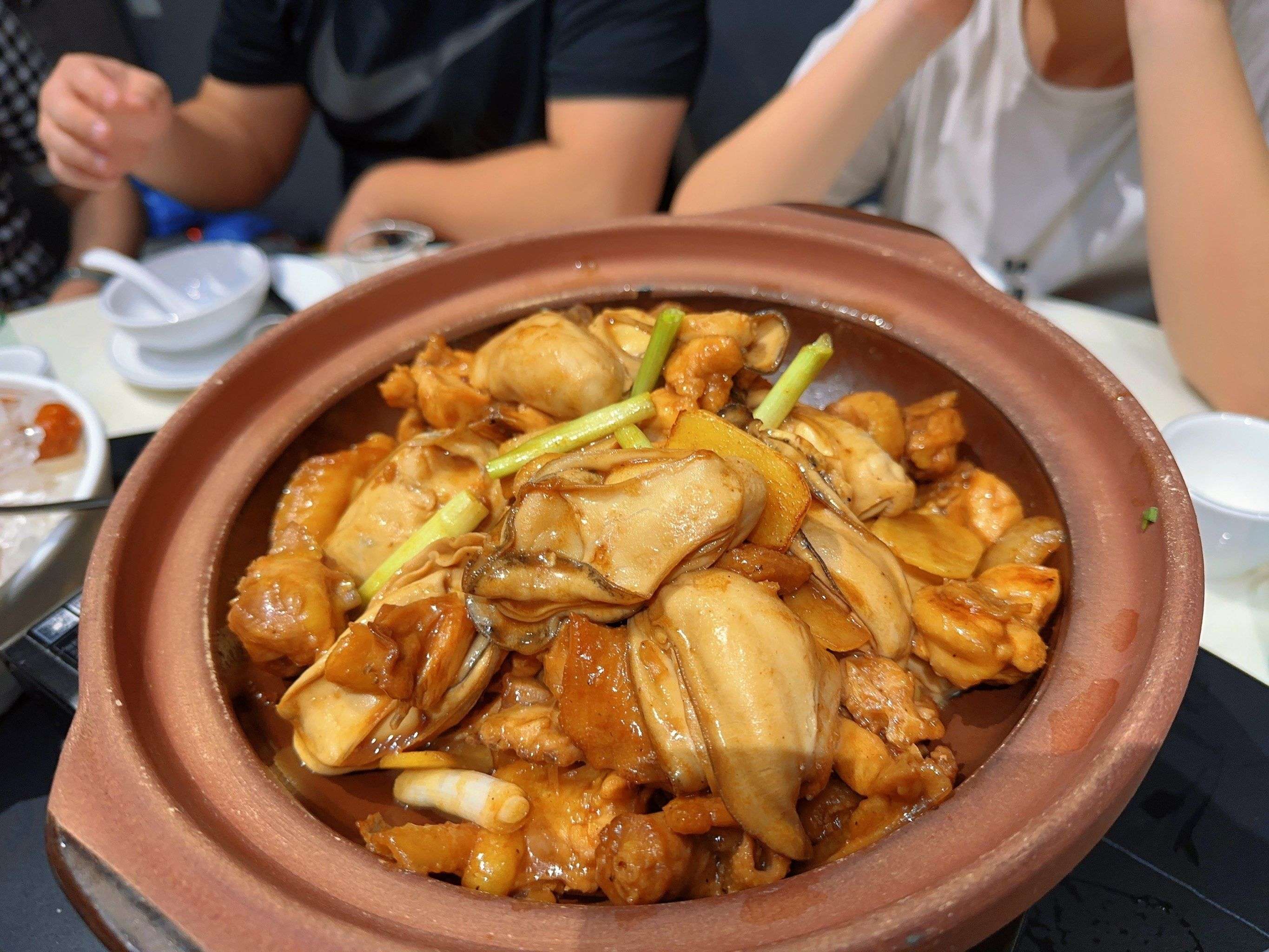 鶏公煲（ジーゴンバオ）