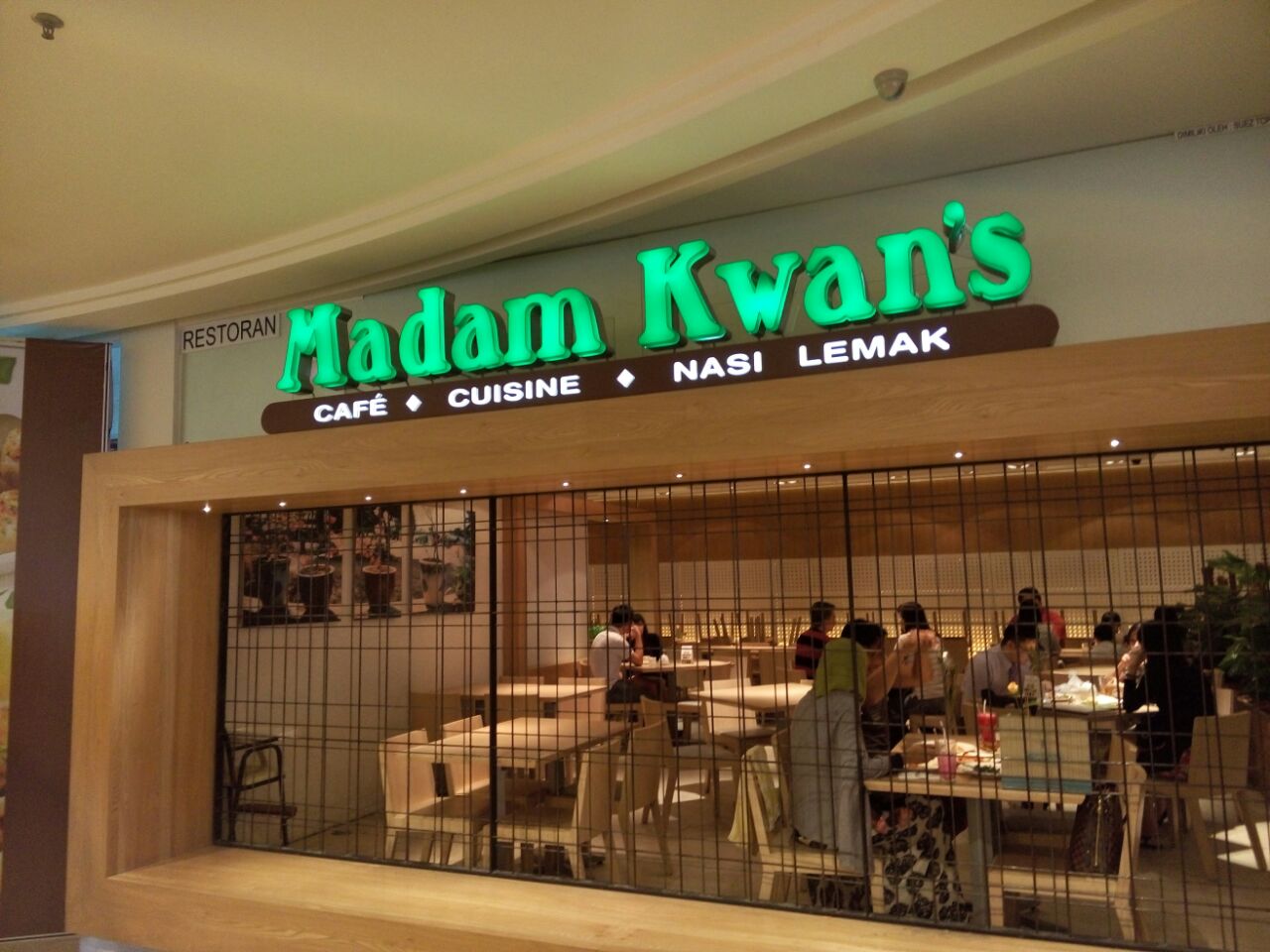 Madam Kwan’s (關夫人餐廳) 