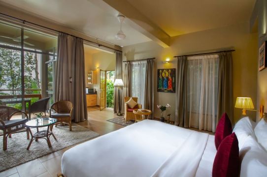 アンボン レインフォレスト リトリート