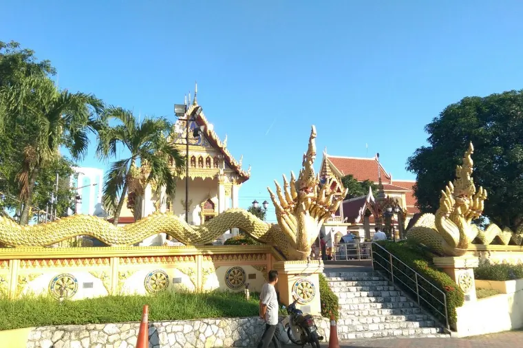 Thai Buddhist Chetawan Pagoda