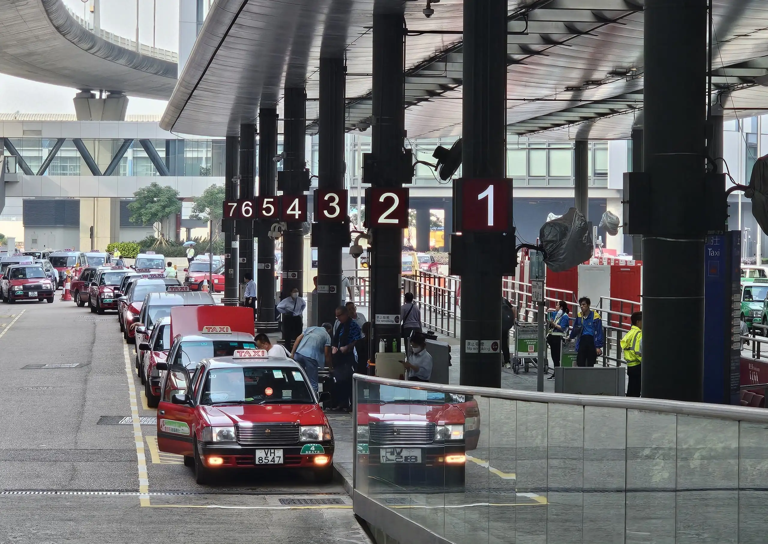 Taking a Taxi from Hong Kong International Airport