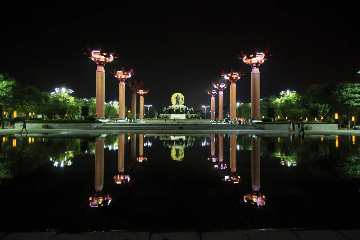 大唐不夜城観光ならTrip.comがおすすめ