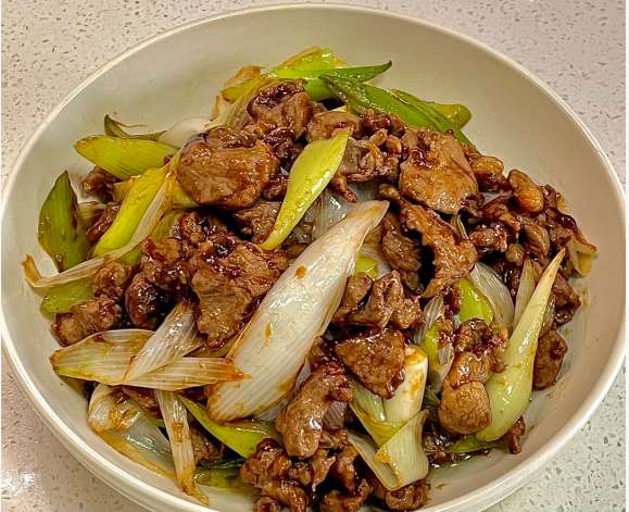 北京料理の代表メニューTop7｜葱爆羊肉（ツォンバオヤンロウ）