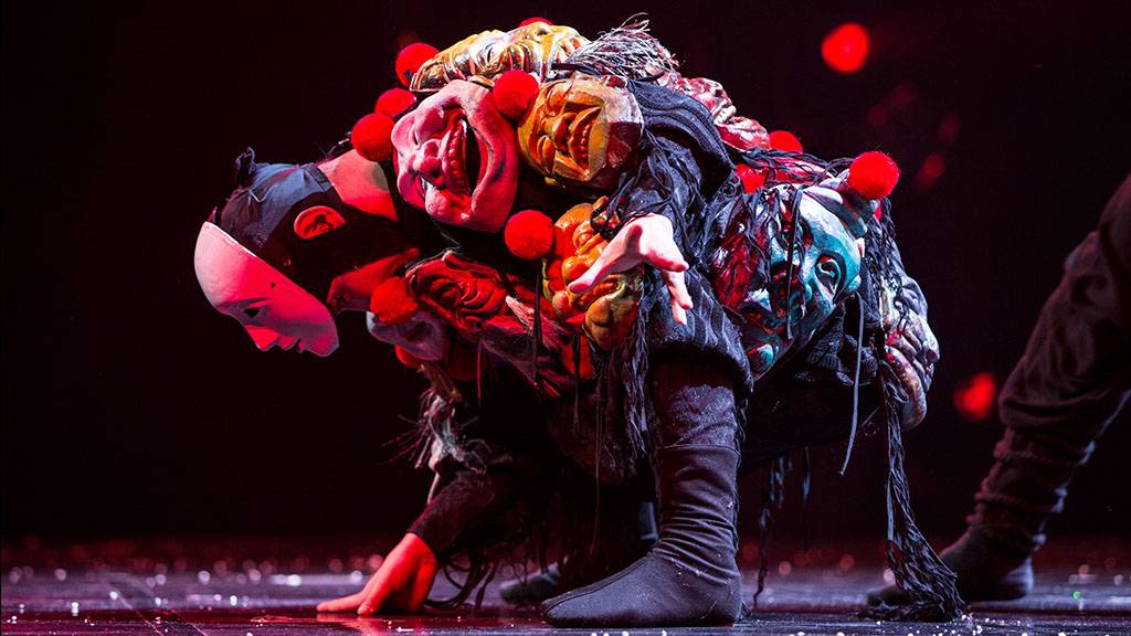 10. Enjoy a Traditional Performance at Kunming Theatre
