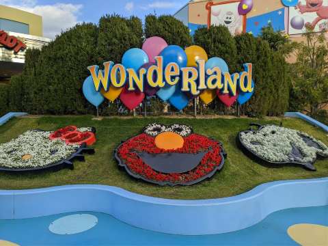 Universal Wonderland