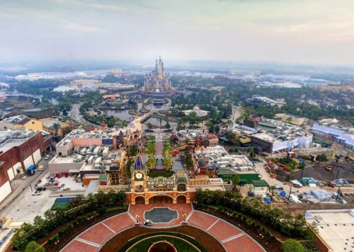 Shanghai Disney Resort | Toy Story Hotel