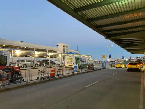 エドモントン空港での乗り継ぎをスムーズにして楽しい旅を！