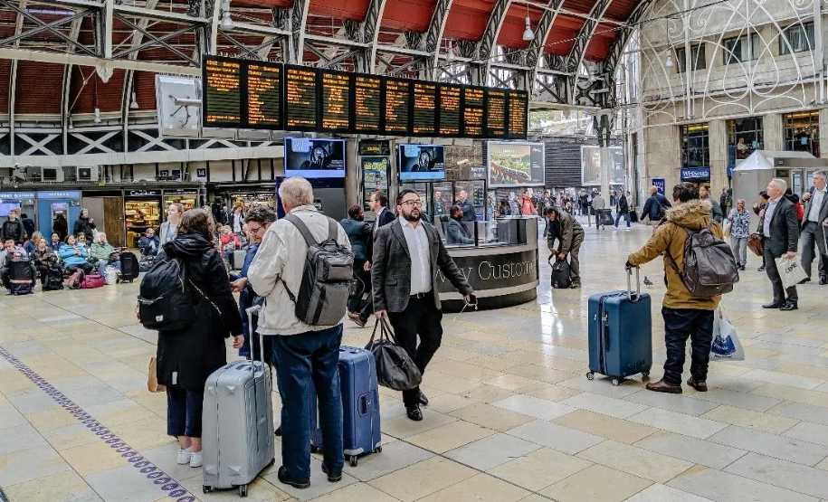 The Network Railcard is available for users aged 16 or over who are traveling in the South East