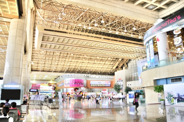 金浦国際空港には免税店・お土産店が充実