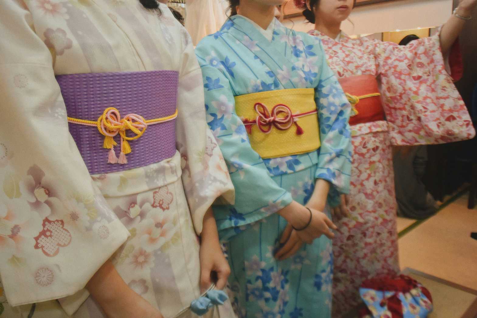 กิโมโนสไตล์โมเดิร์น (Modern Kimono)