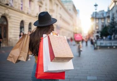 Boxing Day shopping trips by train: Best destinations for deals