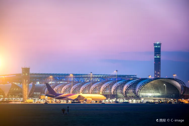 スワンナプーム国際空港での過ごし方