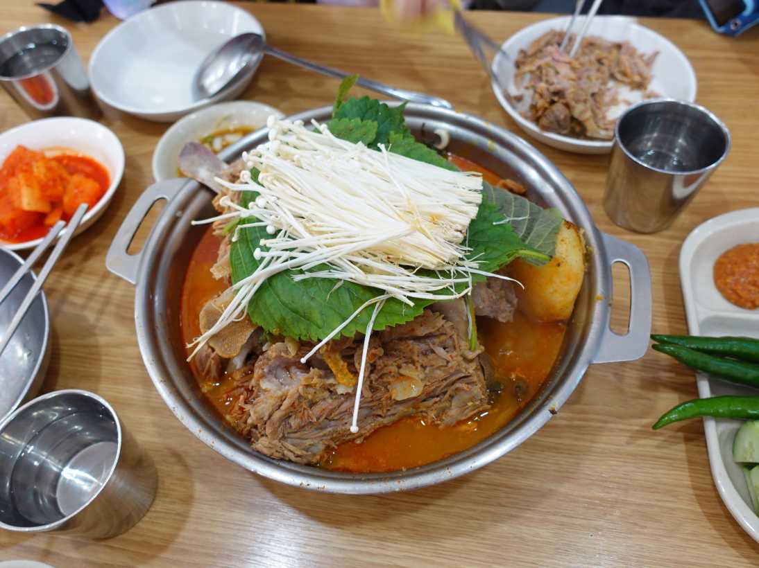首爾行街 |  Somunnan Seongsu Gamjatang