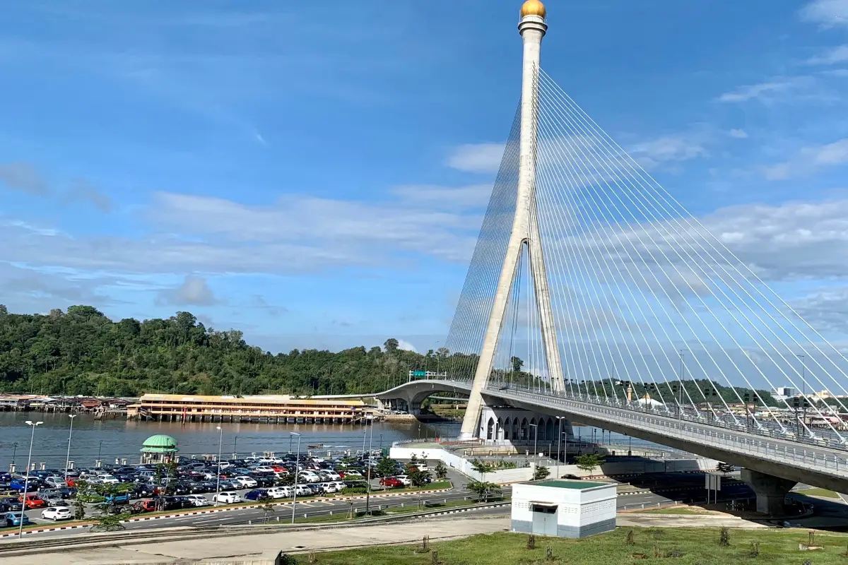Raja Isteri Pengiran Anak Hajah Saleha Bridge